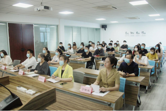 道德讲堂|“见贤思齐 吾辈自强 ”道德讲堂主题活动开讲啦！